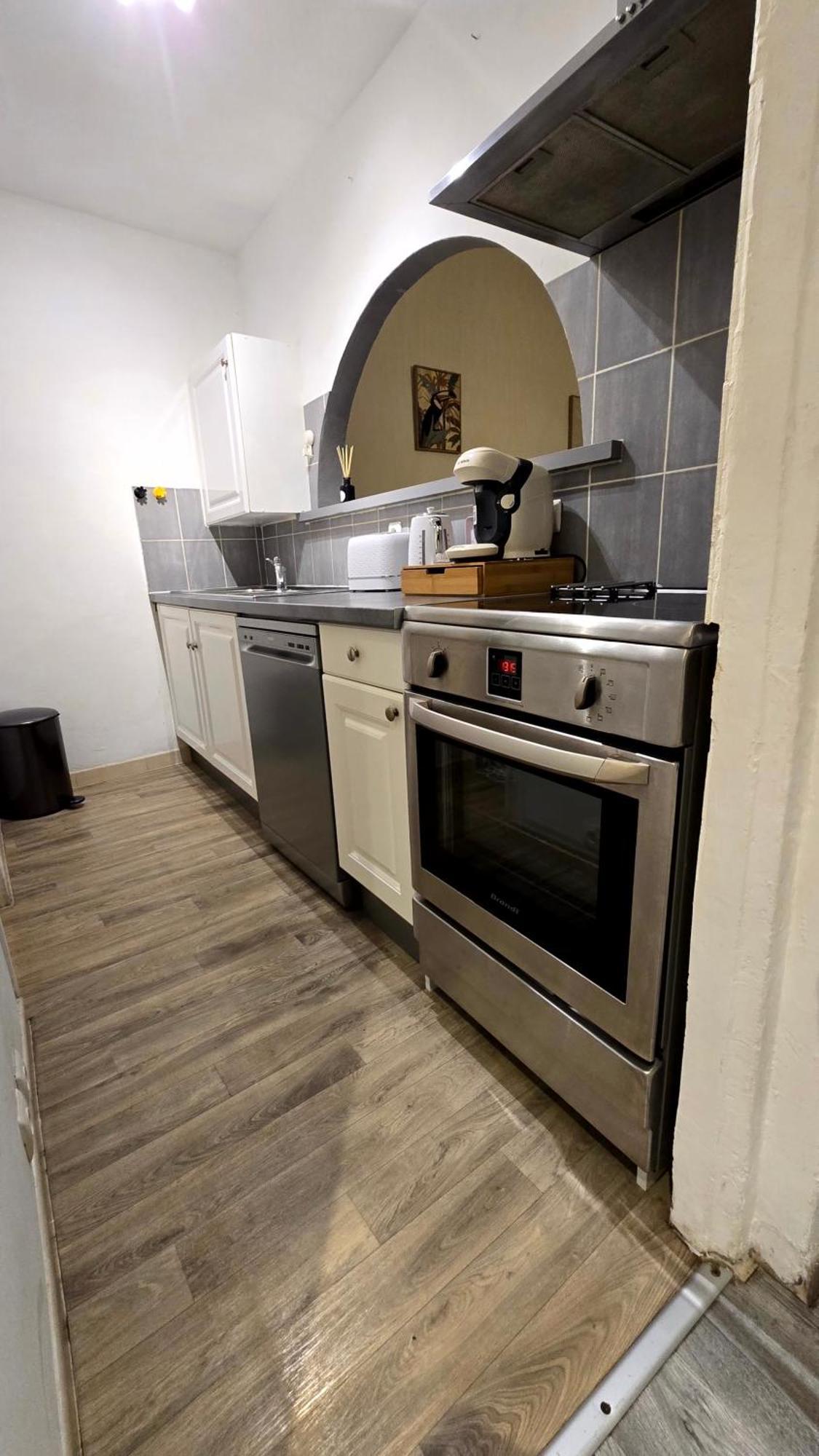 2 Chambres, Cuisine Equipee