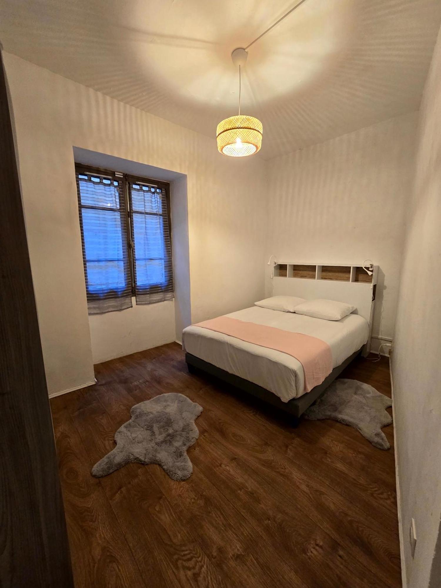 2 Chambres, Cuisine Equipee * Beaucaire (Gard)