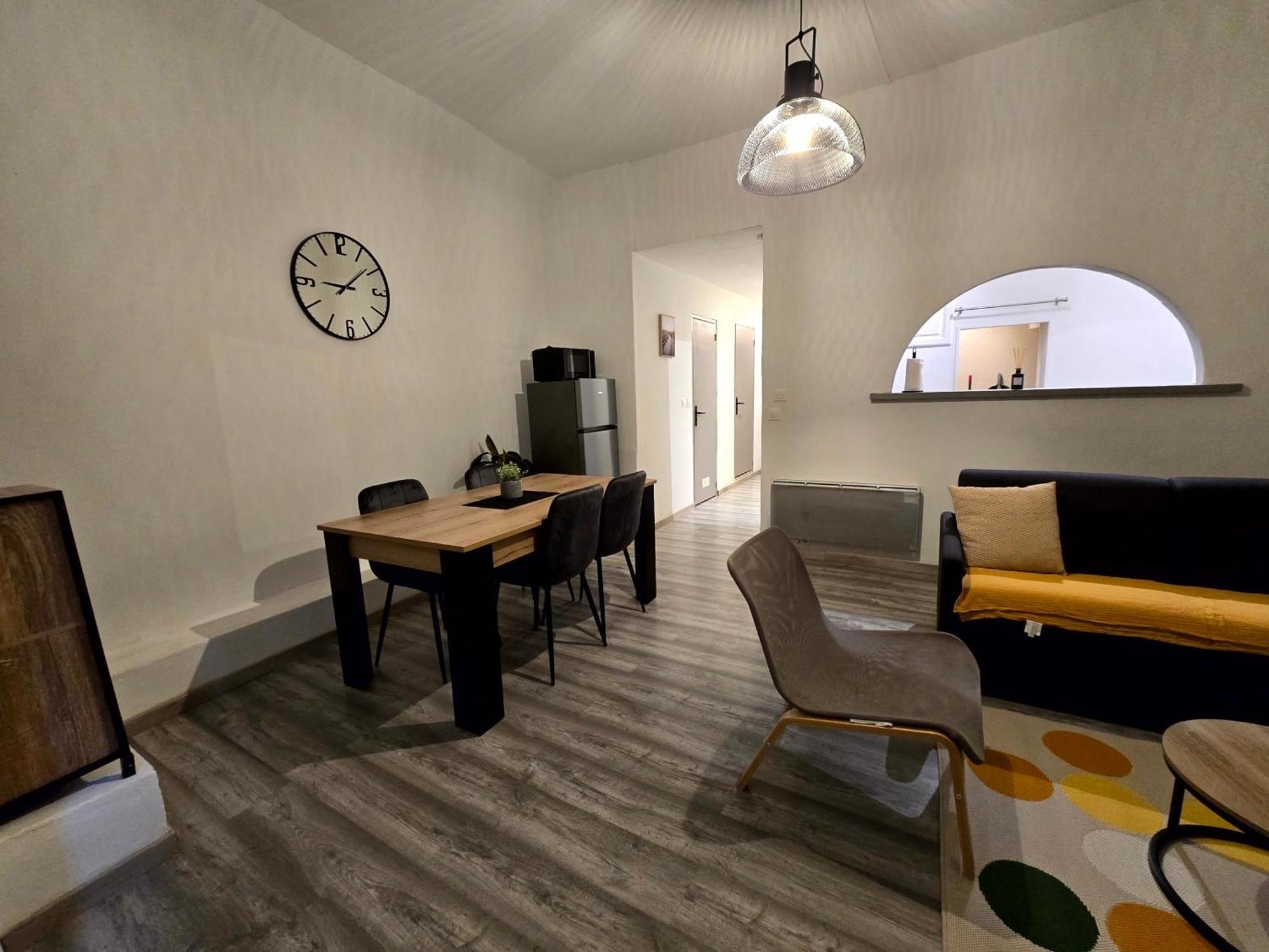 Apartamento 2 Chambres, Cuisine Equipee Beaucaire (Gard)