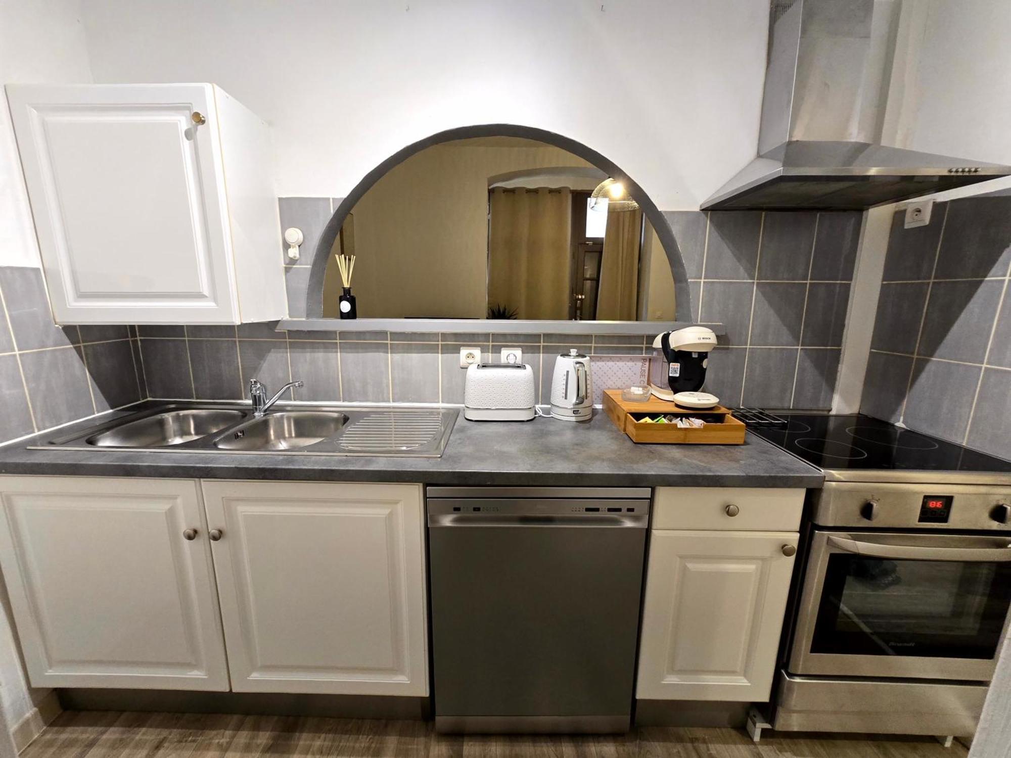 2 Chambres, Cuisine Equipee Apartment